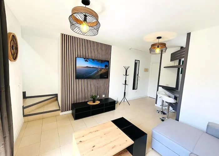 Silent Apartment With Cozy Terrace And Ocean View