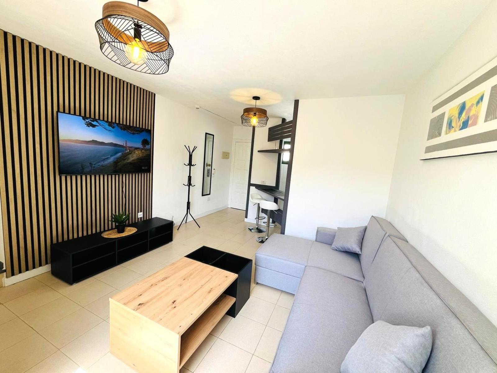 Silent With Cozy Terrace And Ocean View Appartement